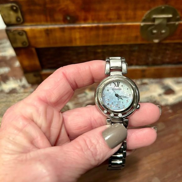 Ladies Citizen Sunrise stainless steel watch with diamonds - Picture 4 of 7